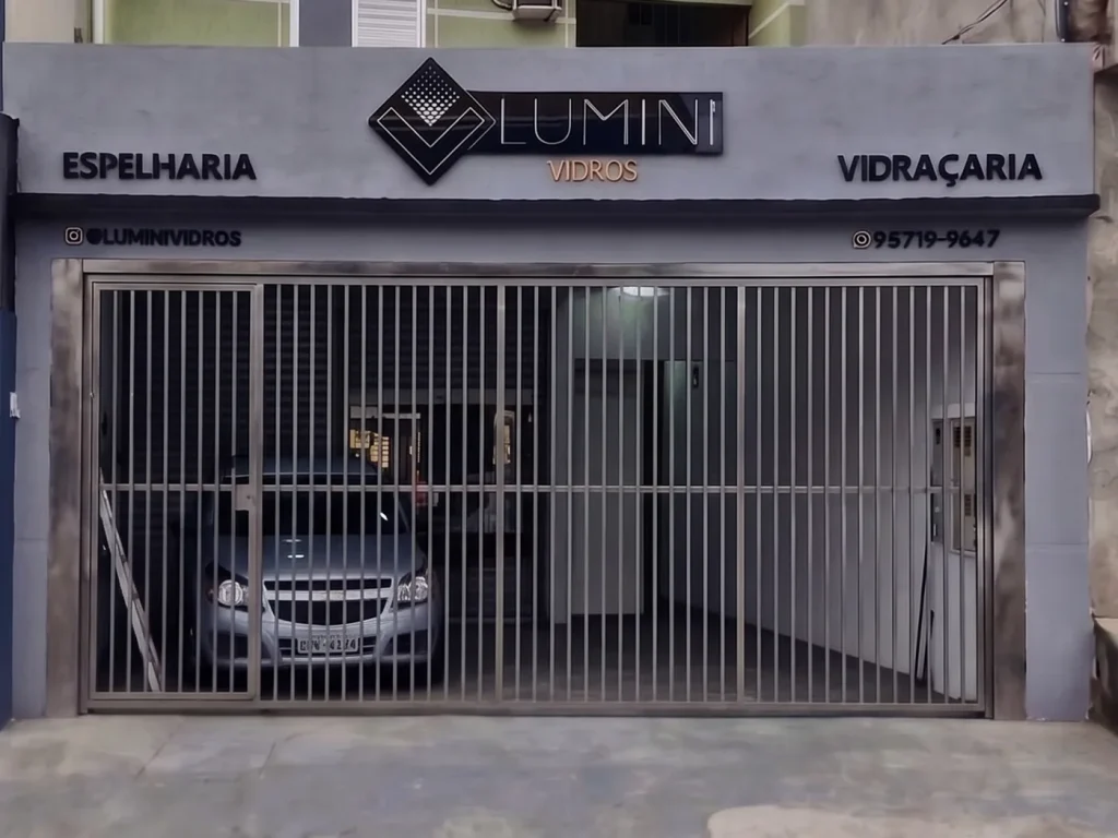 Fachada da loja da Lumini Vidros, em Guarulhos