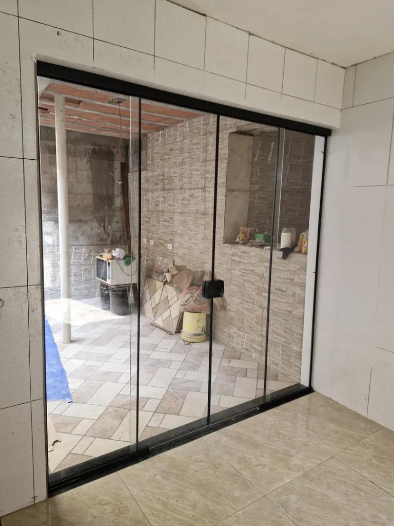 Portas e Divisórias em Vidro