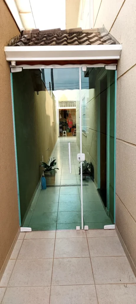 Portas e Divisórias em Vidro