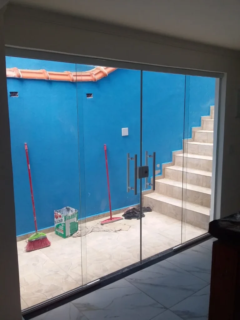 Obra em vidro Lumini Vidros