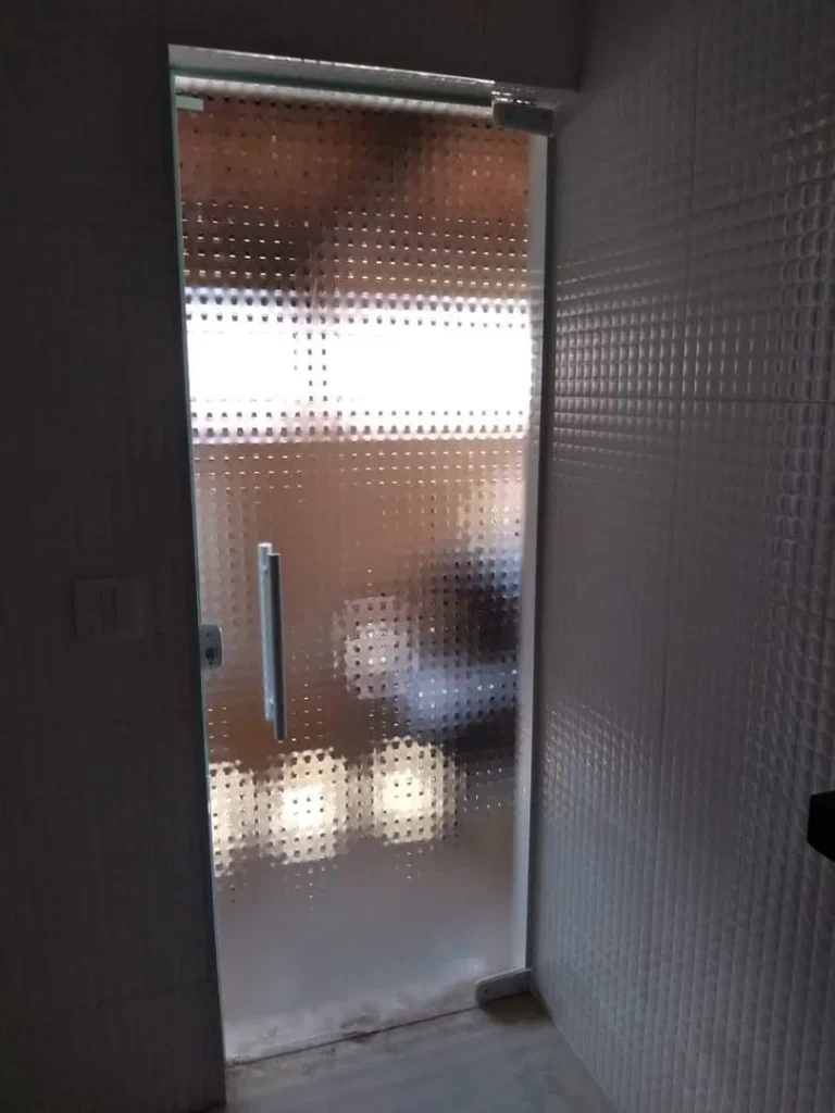Portas e Divisórias em Vidro