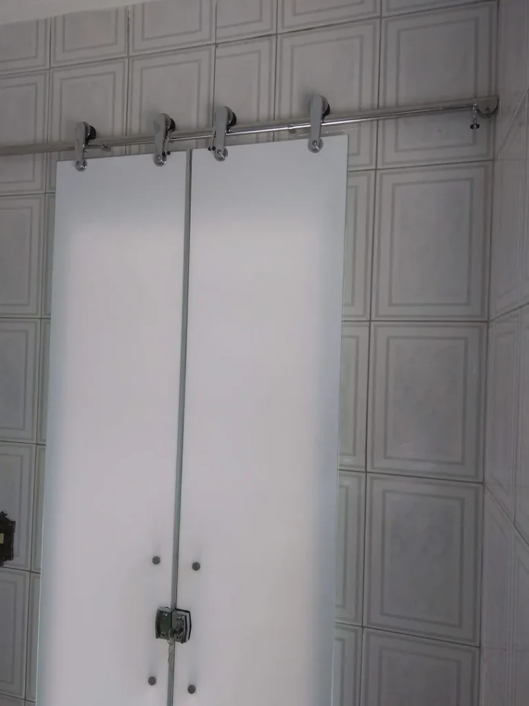 Portas e Divisórias em Vidro